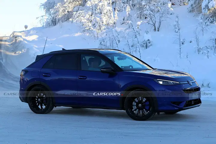 VW-T-Roc-R-Scoop-10-1536x1024