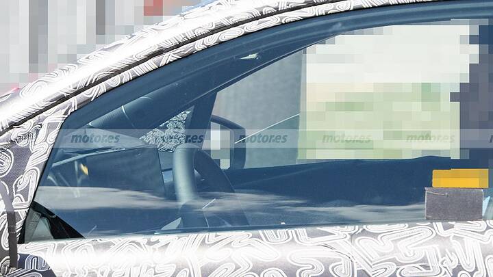El interior del nuevo Renault Clio 2026 se descubre en estas fotos espía que adelantan un coche más digital y conectado 4