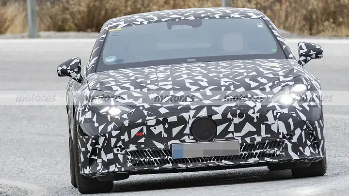 mercedes-amg-gt-berlina-2026-fotos-espia-2025111526-1765388106_2