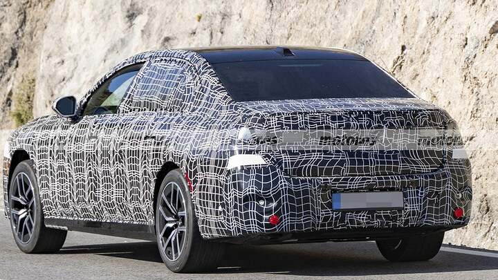El nuevo BMW Serie 7 2026 se deja ver en nuevas fotos espía… y sí, los faros finos y polémicos siguen ahí 18