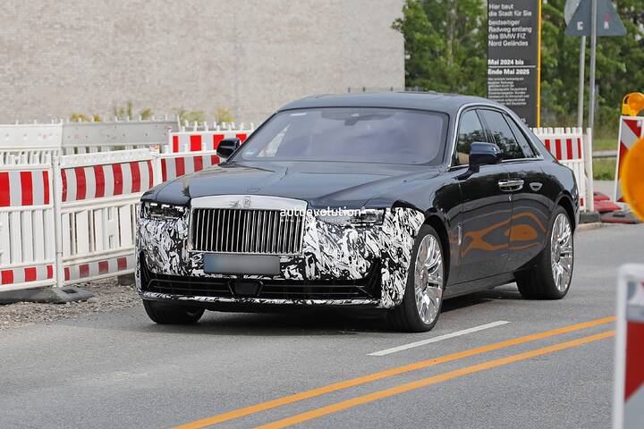 2026-rolls-royce-ghost-spied-with-new-face-luxury-sedan-looks-sad-240778_1