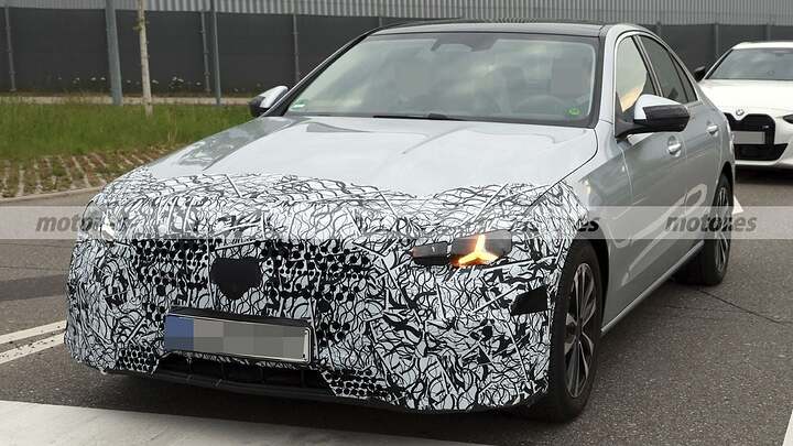 mercedes-clase-c-facelift-fotos-espia-2026-2025108086-1746784265_1