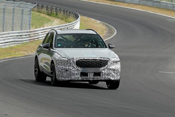 spy-photos-2027-genesis-gv70-hybrid-looks-fast-at-the-nurburgring-nordschleife_1