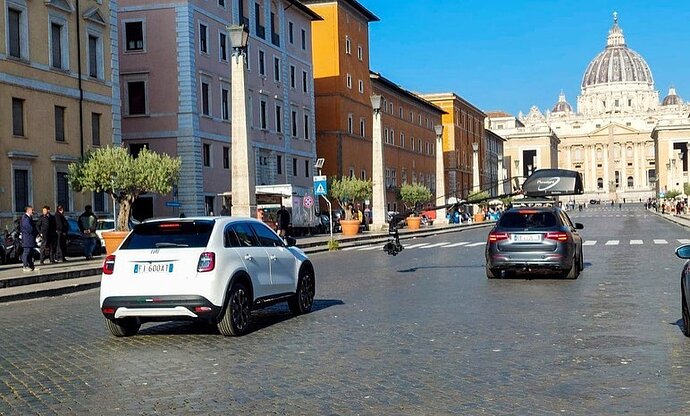 The new FIAT 600 is spotted6064_n