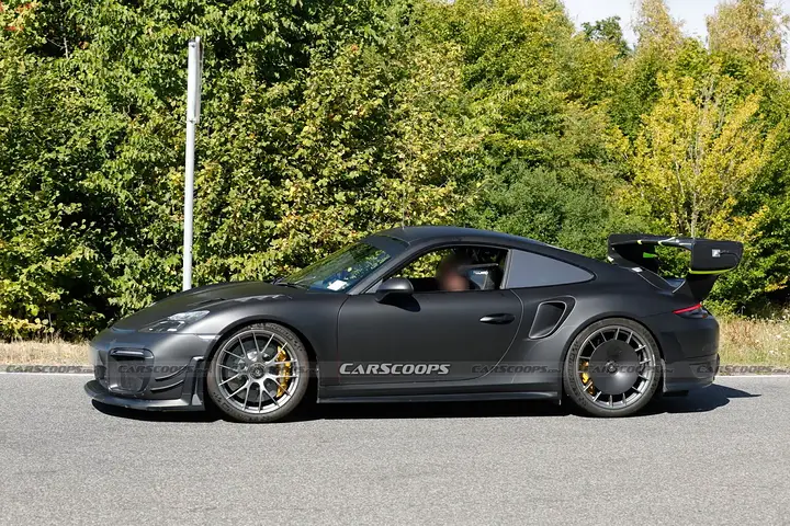Porsche-911-GT2-RS-Slantnose-Scoop-7-1536x1025