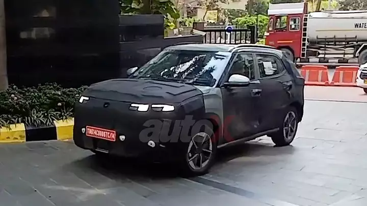 Hyundai-Creta-EV-spotted-1