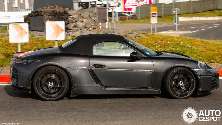 porsche-718-boxster-ev-2025-49952-c720901122024153451_6