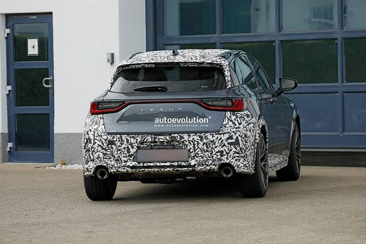 spy-photos-2027-lexus-lbx-morizo-rr-spied-with-minor-updates_2