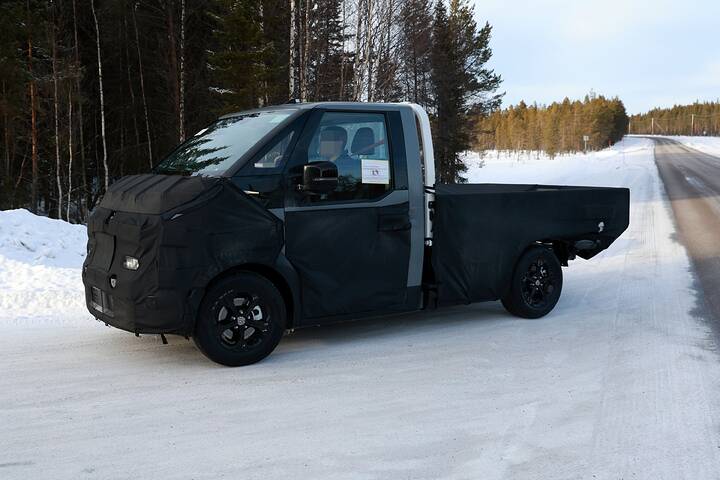 2026-Kia-PV5-cab-chassis-flatbed-8