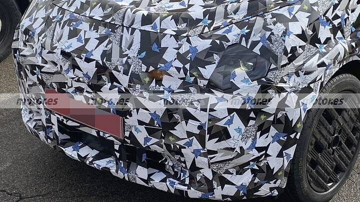 First spy photos of the new 2026 Nissan JUKE, the SUV that promises to surprise everyone again 7