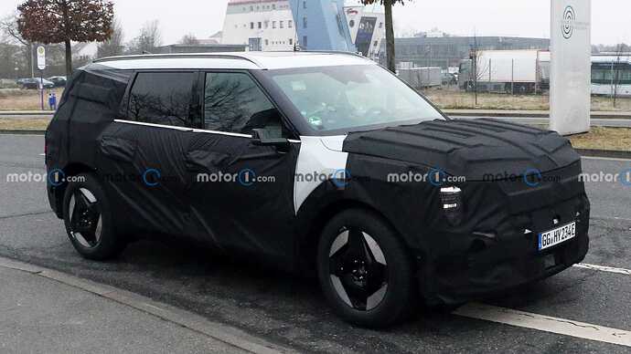 new-kia-ev9-spy-photos (8)