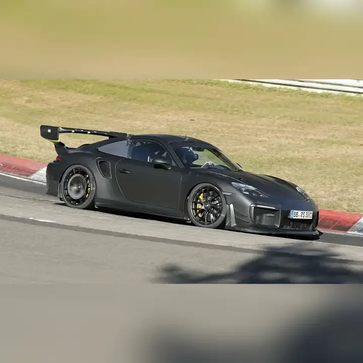 Efsane Flachbau Geri mi Dönüyor Porsche, Nürburgring’de gizemli bir Slantnose 911 prototipi ile (1)