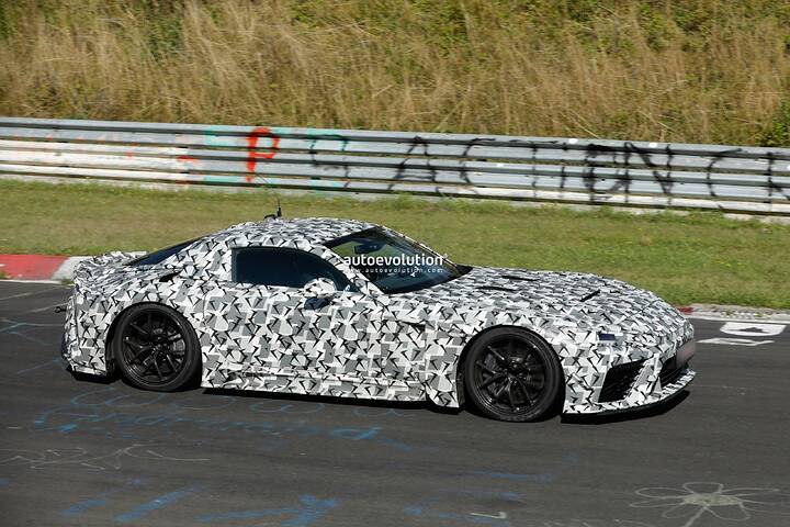 imgi_106_heres-the-lexus-lfr-supercar-like-youve-never-seen-it-before_41