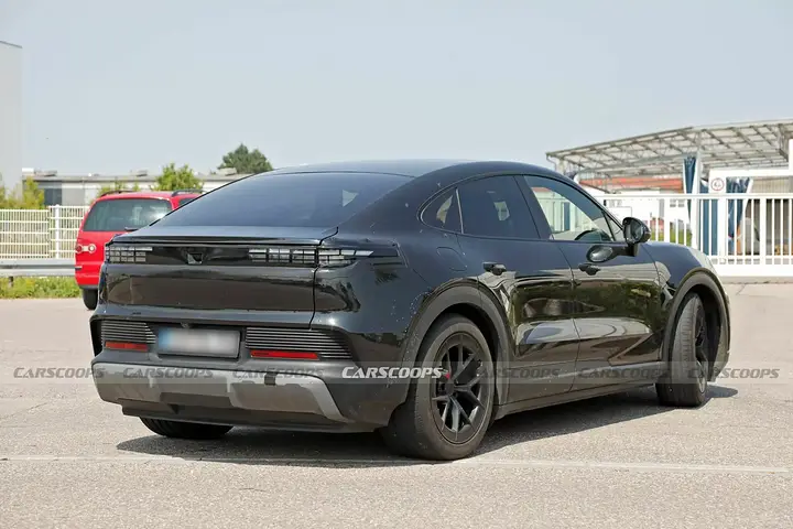 Porsche-Cayenne-Coupe-Electric-Spy-Shots-08-2048x1366