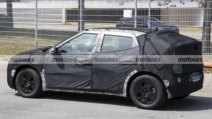Primeras fotos espía del Hyundai IONIQ 2, el eléctrico que hará temblar al Volkswagen ID.2 10