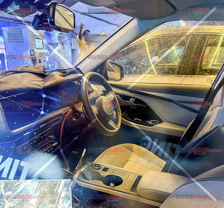 hyundai-creta-ev-interiors-spied-leak-3