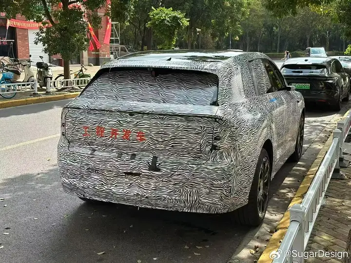 AUDI-SUV-3-1536x1152