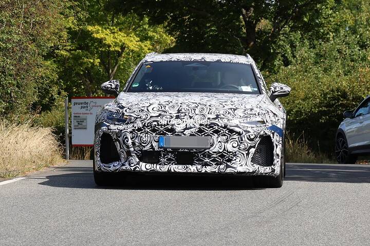 imgi_34_audis-all-new-rs-6-avant-spied-should-the-bmw-m5-touring-worry-about-it_1