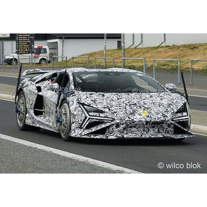 Lamborghini Revuelto SV spotted on his way to the Nürburgring!#lamborghini #Revuelto #RevueltoS