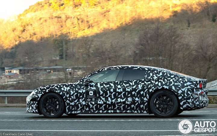 mercedes-amg-gt-4-door-coupe-ev-d935d-c960805122025150724_5