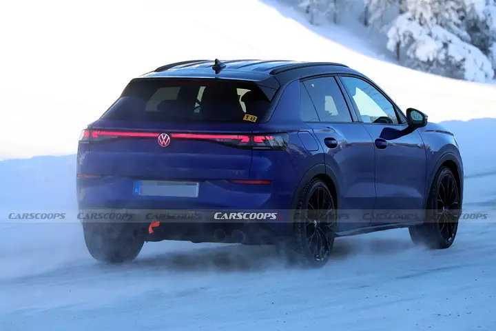 VW-T-Roc-R-Scoop-17-1536x1024