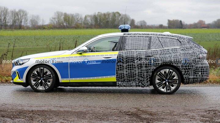 2024-bmw-5-series-touring-police-car-spy-photo (2)