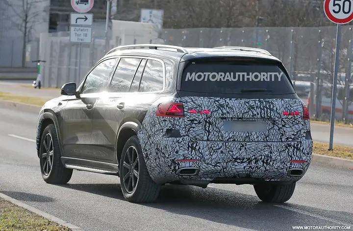 2027-mercedes-benz-gls-class-facelift-spy-shots--photo-via-baldauf_100954008_h