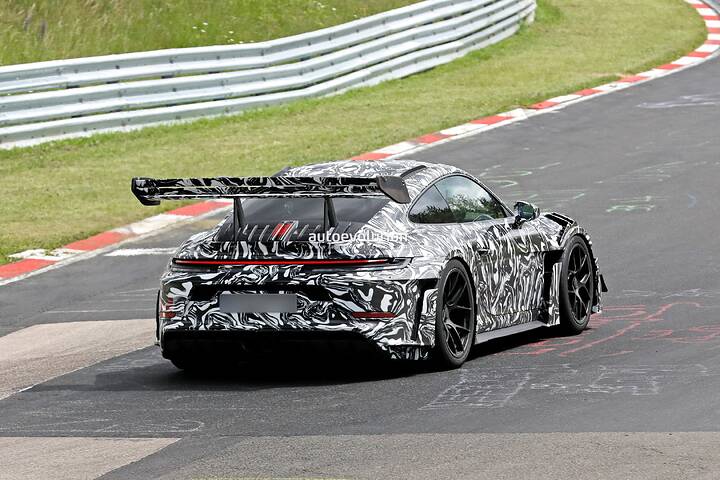 porsches-newcarscoops-2027-updated-gt3-rs-hits-the-nurburgring_17