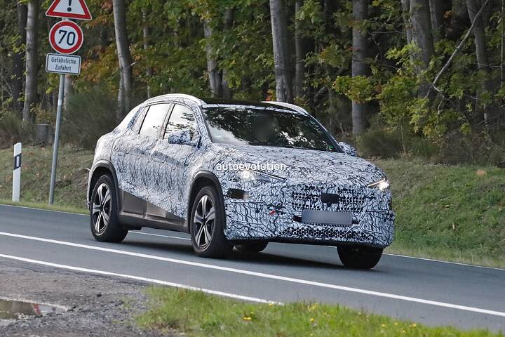 imgi_66_mercedes-next-gen-2027-gla-spied-with-new-details_5