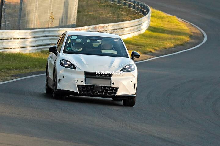 cupra-raval-spied-at-the-nurburgring-it-s-a-future-subcompact-electric-hatch_13