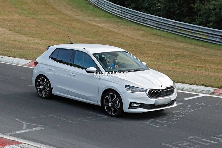 imgi_47_2026-skoda-fabia-rs-potentially-spied-may-feature-volkswagen-polo-gti-muscle_2