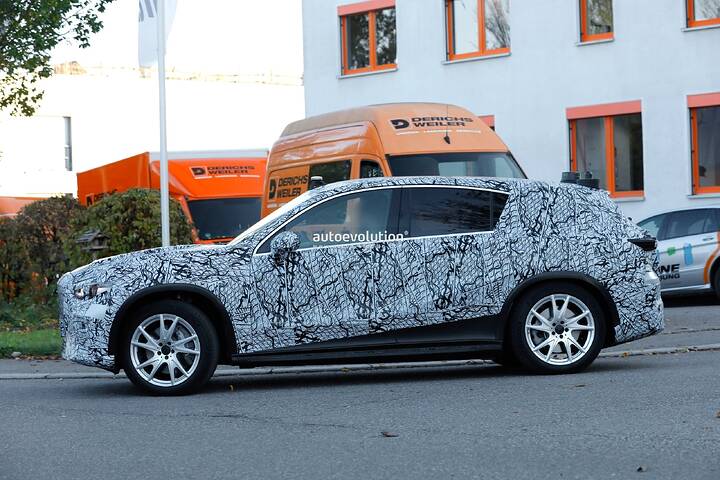 2026-mercedes-benz-glc-ev-gets-an-unusual-makeover-during-development_4