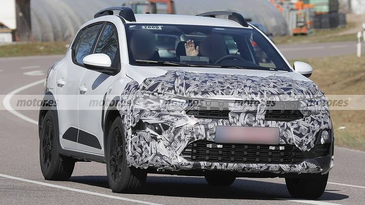 dacia-sandero-stepway-facelift-2026-fotos-espia-2025107104-1741683382_4