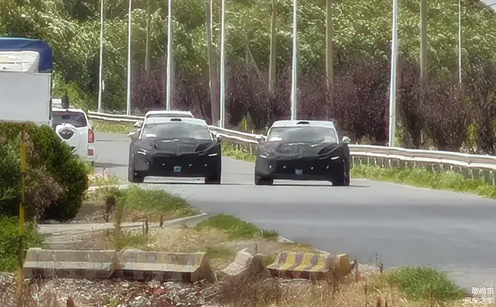 1200x0_autohomecar__ChxpVWisYKWAXCiJABBQCluV3Qc047