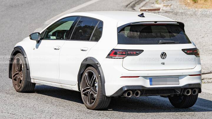Volkswagen dudó sobre su continuidad pero habrá un nuevo T-Roc R, y estas fotos espía lo confirman 11