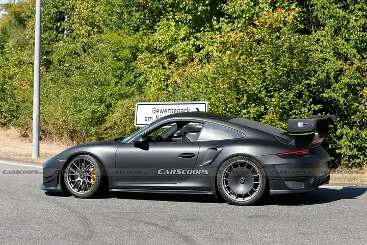 Porsche-911-GT2-RS-Slantnose-Scoop-9-1536x1025