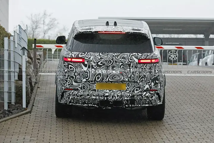2027-Range-Rover-Sport-SV-1029-14-2048x1367