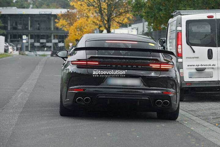 imgi_41_2027-porsche-panamera-turbo-gt-packs-electrified-v8-muscle_2