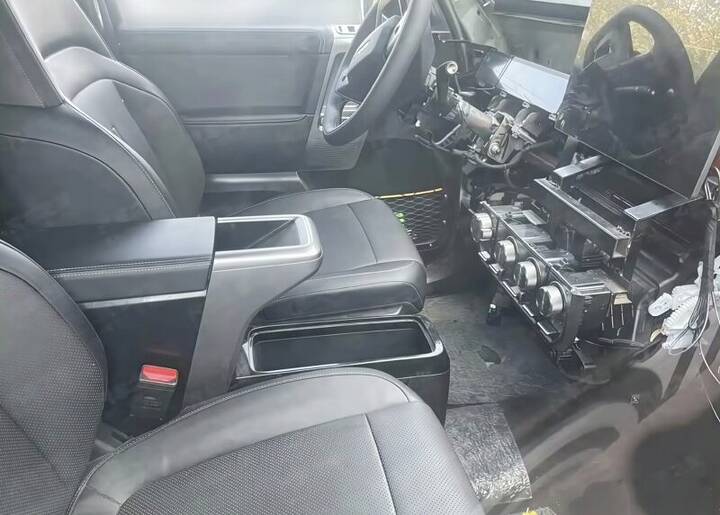 2026 Chery iCar V25_20251215112143_1220_10-800x573