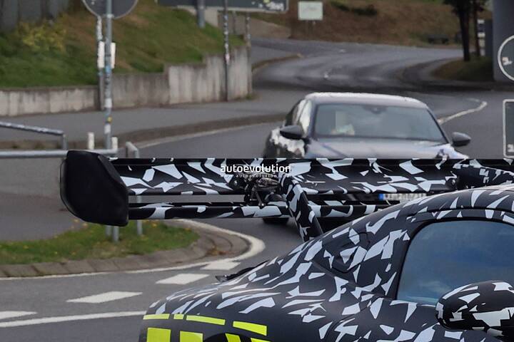mercedes-amgs-new-gt-black-series-looks-like-a-track-monster-in-fresh-scoops_6