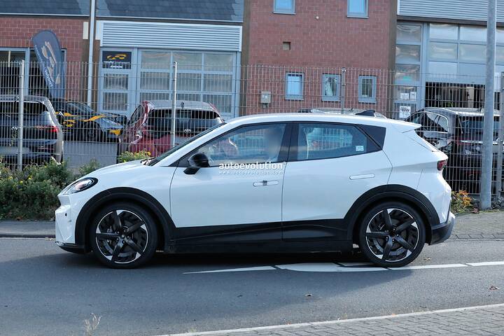 cupra-raval-spied-at-the-nurburgring-it-s-a-future-subcompact-electric-hatch_5