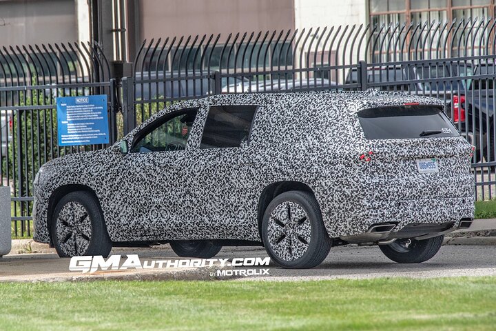 2025-buick-enclave-first-prototype-spy-shots-september-2023-exterior-014