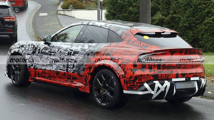 El nuevo Xiaomi YU7 GT quiere destronar a Ferrari, cazado en Nürburgring con más de 1.000 CV 9