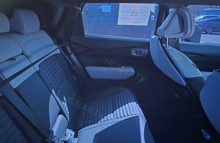 2025_kia_EV4 hatchback interior_image (8)