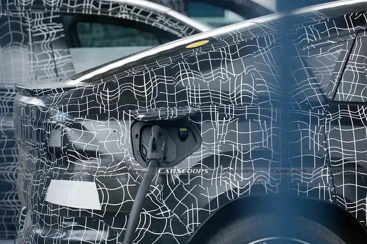 BMW-iX4-scoop-spy-shots-00003