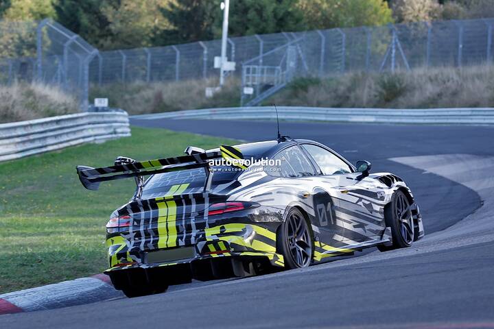 xiaomi-s-upcoming-su7-ultra-extreme-dons-revised-aerodynamics-in-latest-spy-photos_5