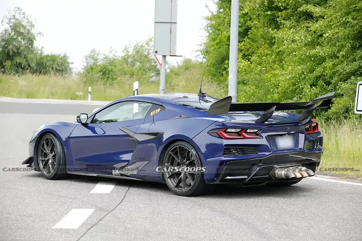 Corvette-C8-Zora-scoop-00008-1536x1026