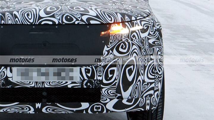 range-rover-velar-ev-2026-pruebas-invierno-2025107423-1743164057_4
