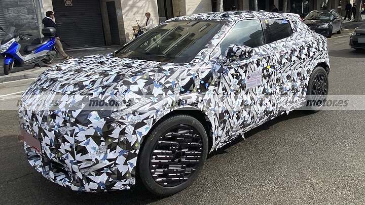 First spy photos of the new 2026 Nissan JUKE, the SUV that promises to surprise everyone again 5