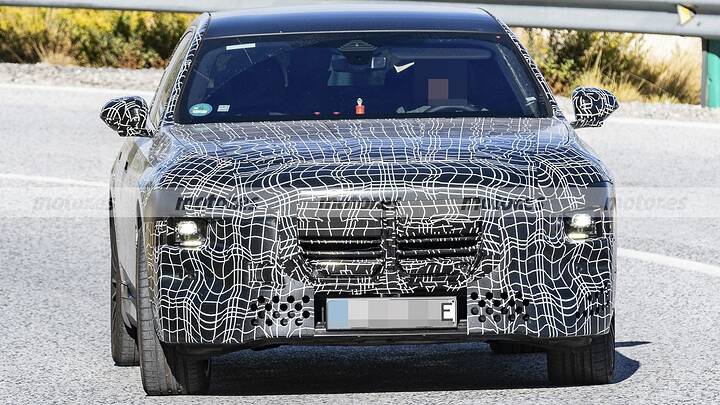 bmw-2025107984-1746356932_4